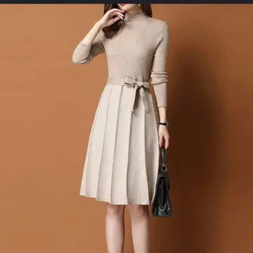 실크 혼방 베이지 리본 포함 니트 원피스