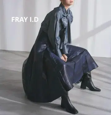 새상품급 FRAY I.D 라메 자카드 턱 플레어 스커트