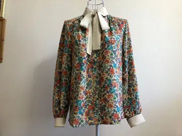 리본 포함 긴팔 블라우스 (미사용) M 사이즈