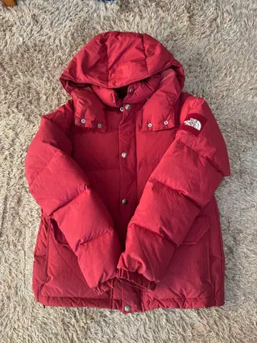 [새상품급] The North Face 후드 부착 레드 다운 자켓