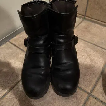 블랙 숏부츠 지퍼 포함