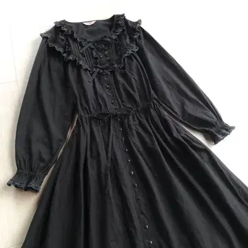 2021년 핑크하우스 요크 레이스 프릴 블랙 원피스