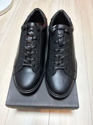 에디피스 블랙 합성 피혁 캐주얼 슈즈