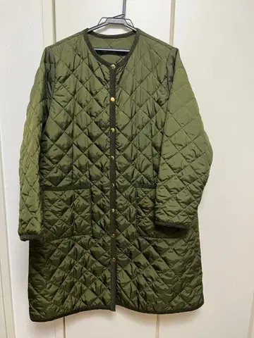 두클라쎄 DoCLASSE 다이아 퀼팅 파이핑 미들 코트