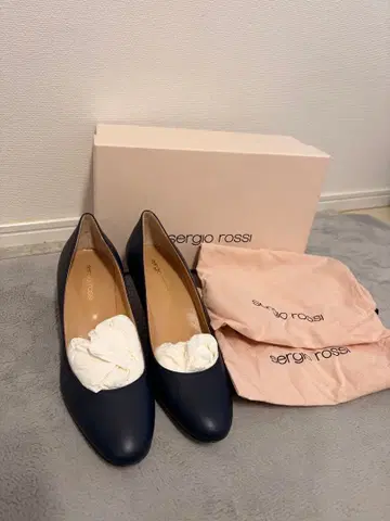 세르지오 로시 네이비 펌프스