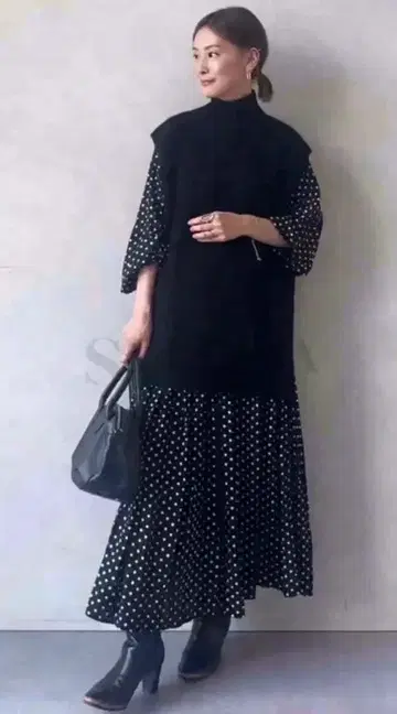 스타일업 하이넥 슬릿 베스트+긴팔 도트 무늬 롱 기장 원피스