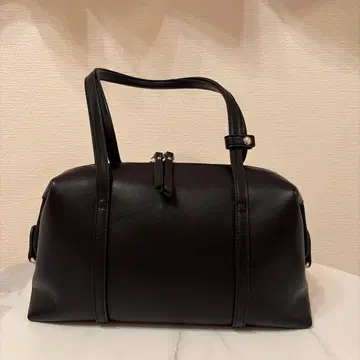 블랙 핸드백 보스턴 스타일