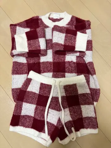 젤라또피케 상하의 셋업