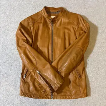 브라운 가죽 자켓