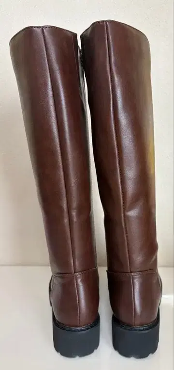 미사용 새상품 롱 부츠 다크 브라운 통 둘레 40cm 낮은 힐 지퍼