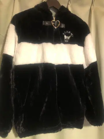 산리오 쿠로미 귀 달린 퍼 블루종