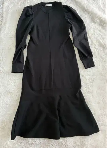 컨디션 최상 셀포드 퍼프 슬리브 원피스