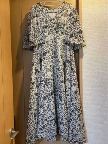 랜덤 플라워 프린트 원피스