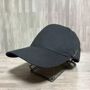 VARZAR 바자르 블랙 캡 사이드 로고 인기 새상품급