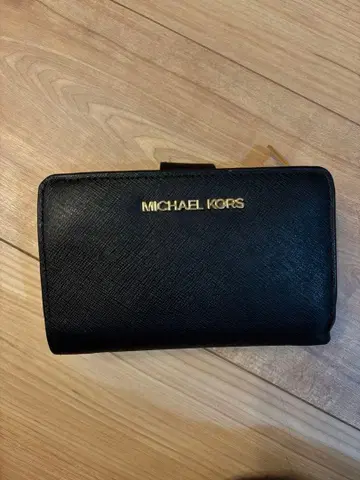 MICHAEL KORS 블랙 접이식 지갑