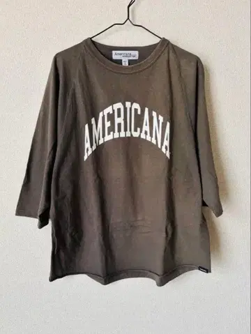 [ AMERICANA ] 로고 프린트 T셔츠 티셔츠 7부 소매 브라운