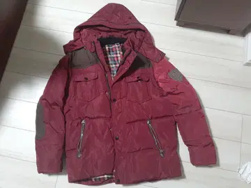 버건디 다운 자켓 후드 부착