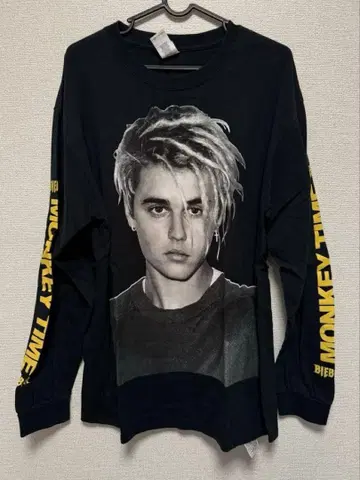 JUSTIN BIEBER monkey time