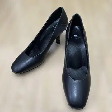 미사용 새상품 택 포함 와코루 서세스 워크 블랙 7cm 힐 23.5cm