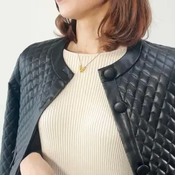 [새상품급] ZARA 인조 가죽 퀼팅 노카라 자켓 블랙 S