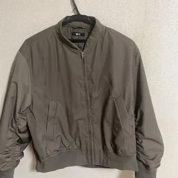 UNIQLO UHI-C 올리브 점퍼