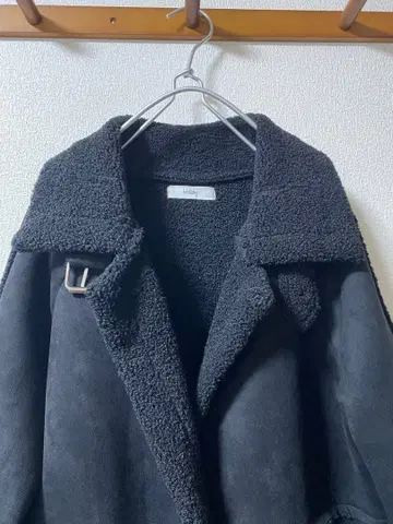 무스탕 조 보아 코트