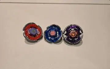 베이블레이드 3개 세트 (아퀼라/스크류 스톰 카프리콘)