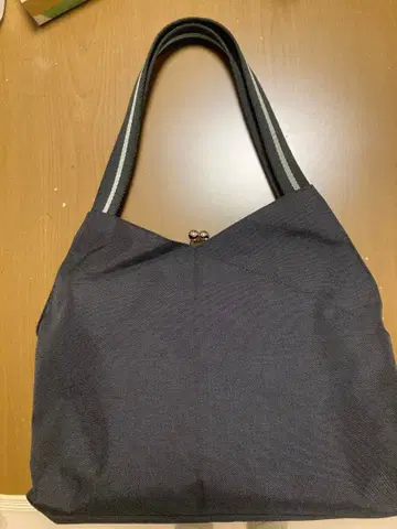 아야노코지 가마구치 레이어 토트백 블랙