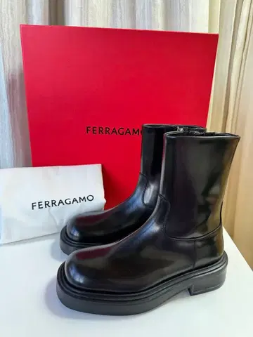 새상품 US 6.5 (24cm) FERRAGAMO 여성용 부츠