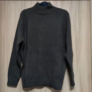 다크 그레이 터틀넥 니트 유니클로 남성용