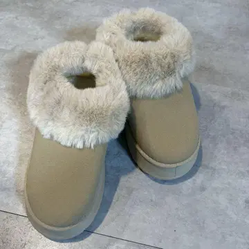 새상품 베이지 퍼 포함 어그 부츠 L 사이즈 39