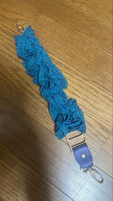 Bibiy x 파미리아 핸드 스트랩 블루