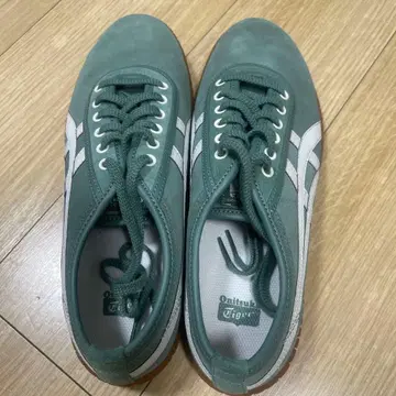 오니츠카타이거 스니커즈 새상품급