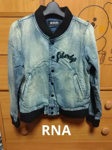 RNA 자수 데님 바시티 자켓 자켓