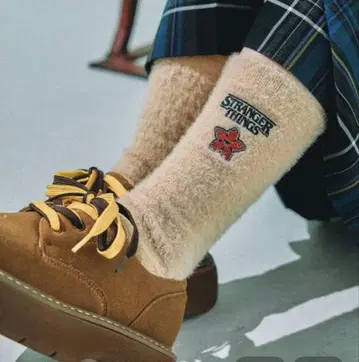 새상품 [STRANGER THINGS] 콜라보 모듬 2켤레 삭스