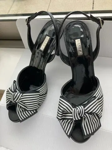 새상품 미사용 SAERA 샌들