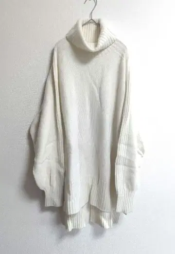 개럴개런트 백 슬릿 니트 화이트