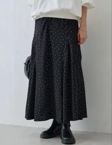 BEARDSLEY 도트 카고 스커트 블랙 프리 사이즈