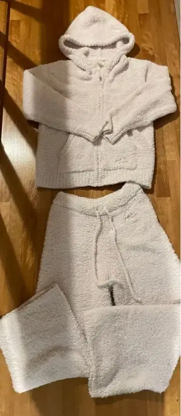 젤라피케 후드 부착 룸웨어 세트