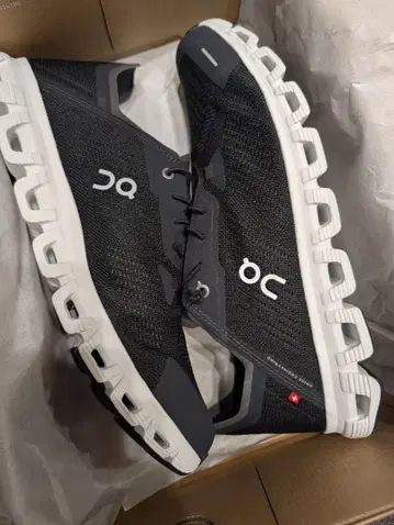 On Cloud 6 Coast 블랙/화이트 US 12