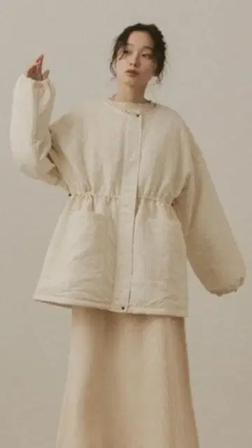 moi tyto 뉴앙스 패턴 퀼팅 블루종 코트 내추럴