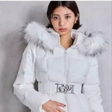 GYDA 화이트 퍼 다운 벨트만