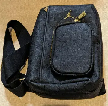 NIKE JORDAN 브랜드 모노그램 슬링 바디백