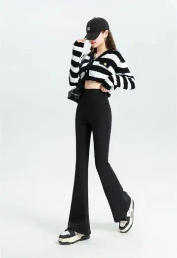 VERMIA 베르미아 속기모 플레어 레깅스 숏 기장 블랙 M