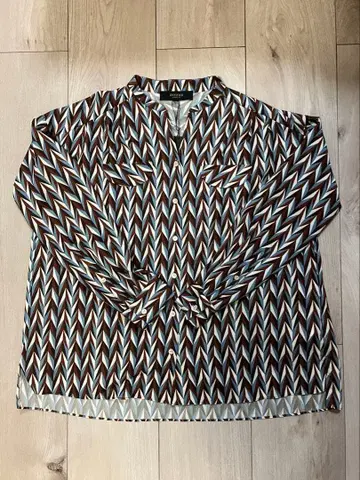 [언타이틀] 기하학 패턴 셔츠