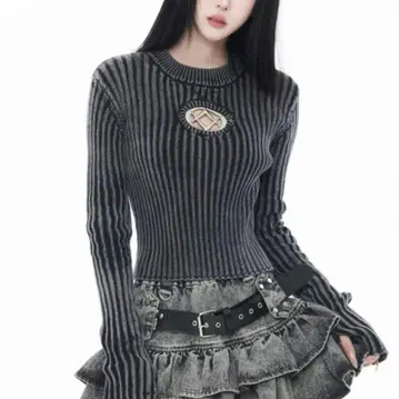 REFLEM 오벌 로고 크롭 리브 니트 차콜 그레이