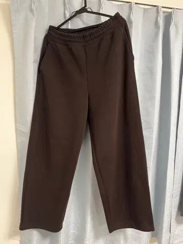 유니클로 C 맨투맨 와이드 팬츠 다크 브라운 M 사이즈