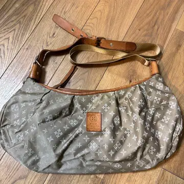 러셋 브라운 숄더백