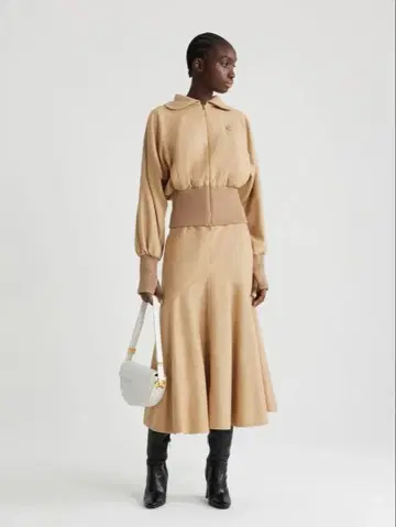 엘레강트 베이지 플레어 스커트 하이웨스트