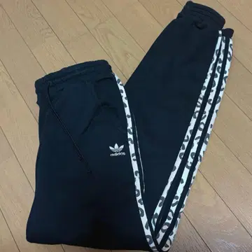 adidas 스웨트 팬츠 레오파드 무늬